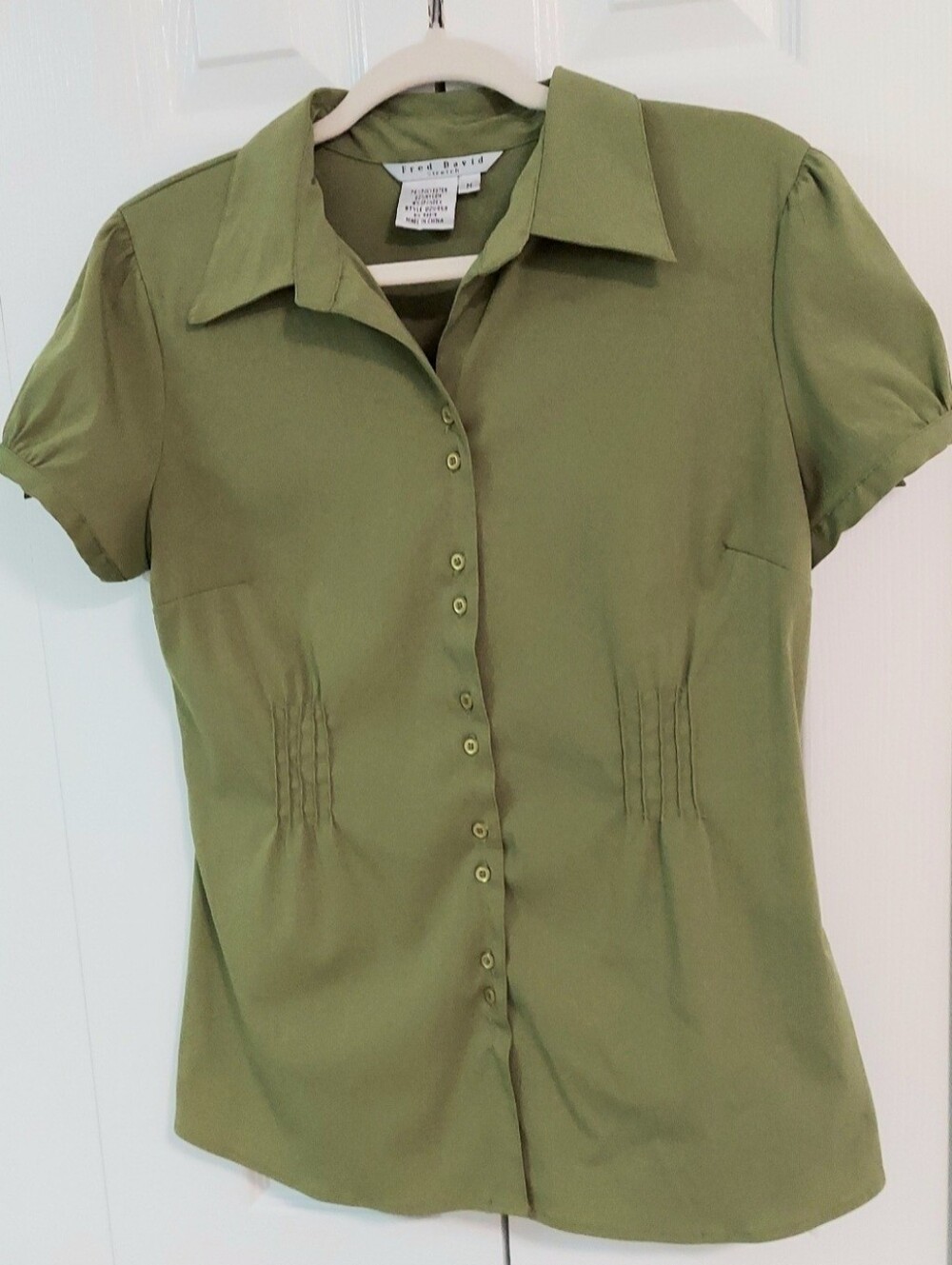 Fred David Top, Size M, Sage Green, Tailored, Buttonfront, Puff Sleeve